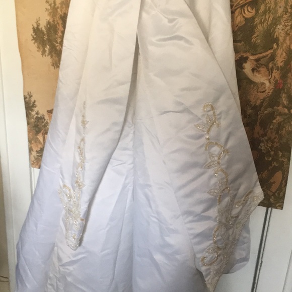 Eden bridals handmade beads very elegant38 beast , 32 waist , 77 inches long - Picture 14 of 14